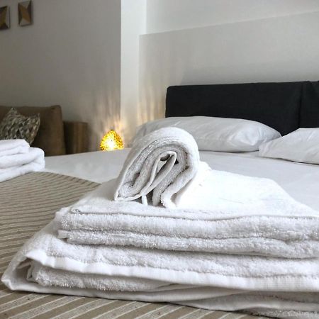 Zefiro Suites เลชเช ภายนอก รูปภาพ