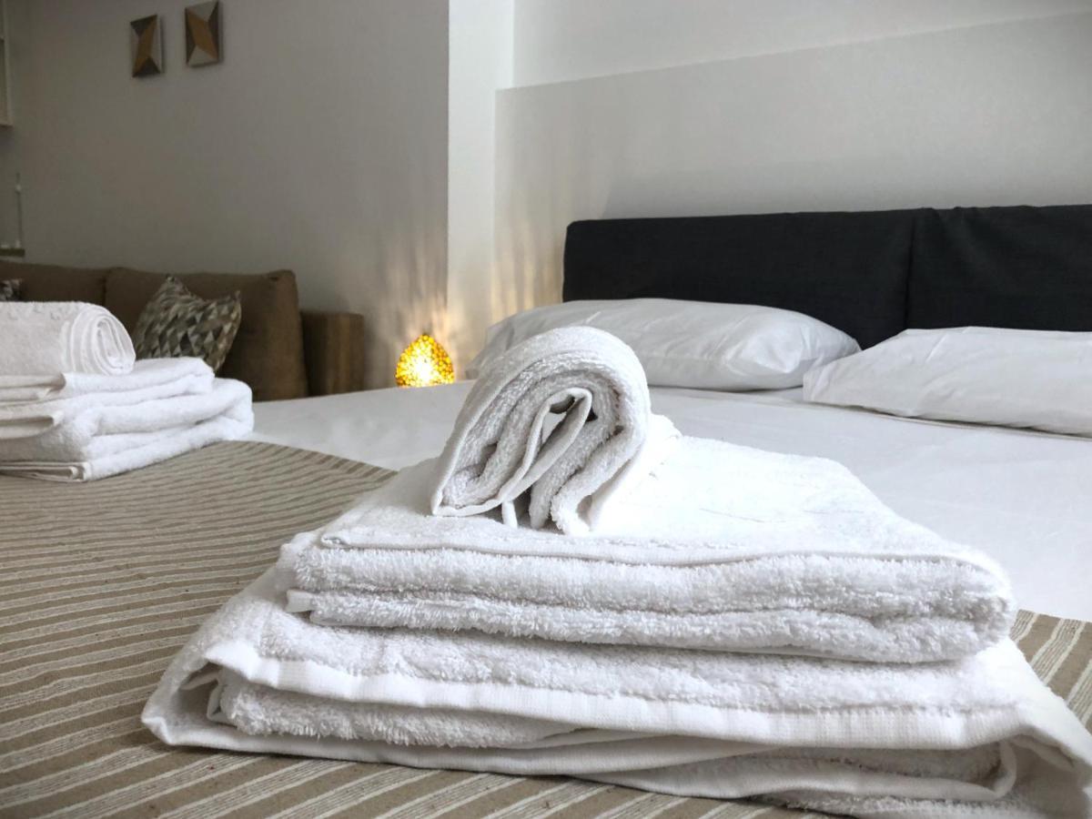 Zefiro Suites เลชเช ภายนอก รูปภาพ