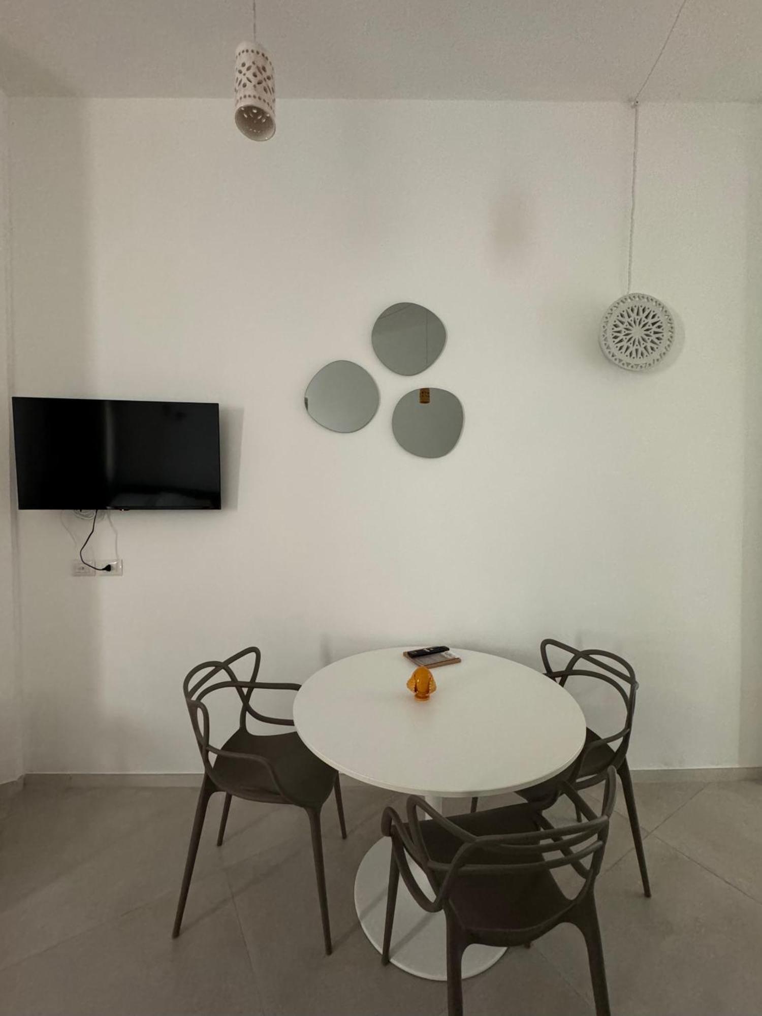 Zefiro Suites เลชเช ภายนอก รูปภาพ