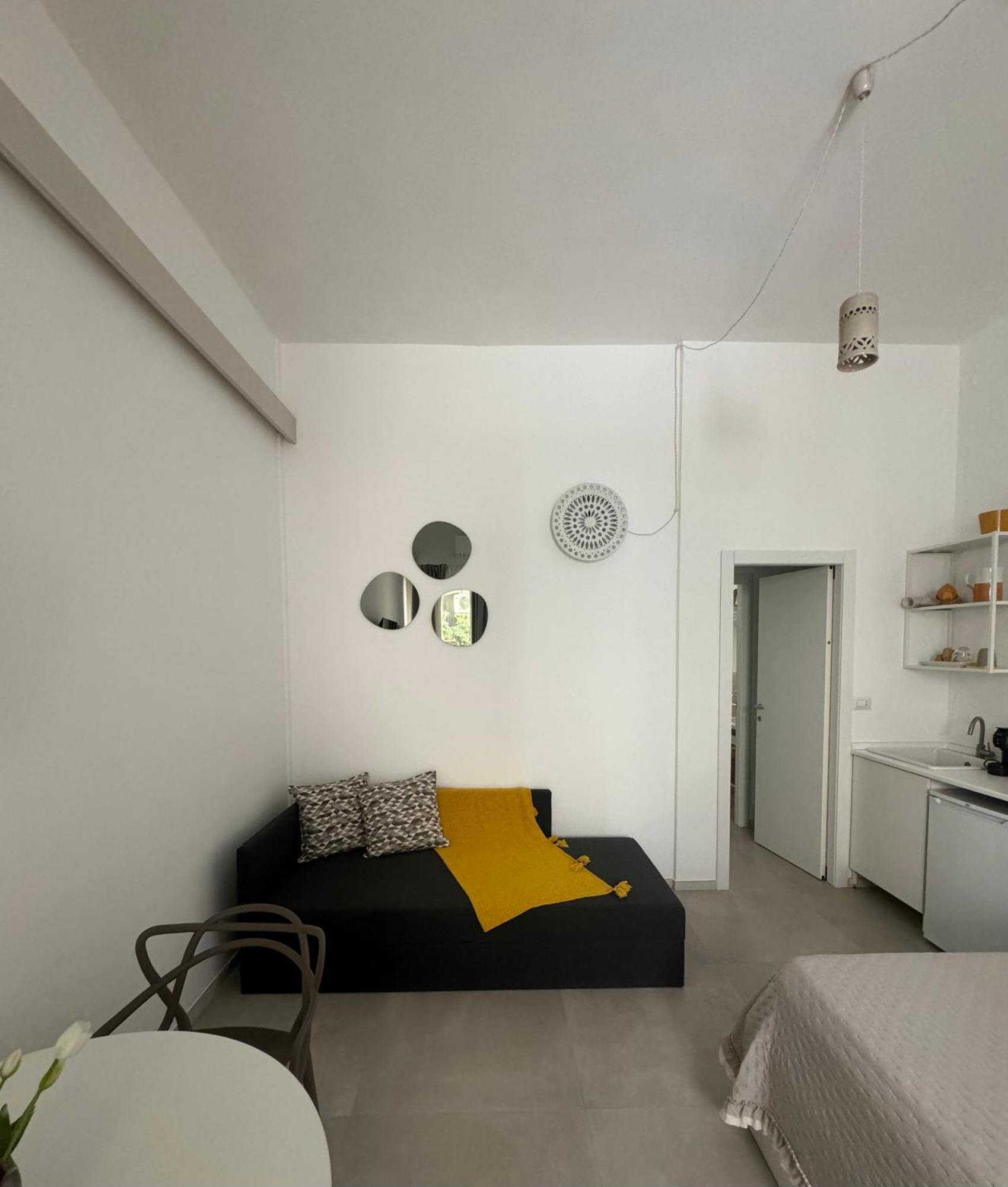 Zefiro Suites เลชเช ภายนอก รูปภาพ